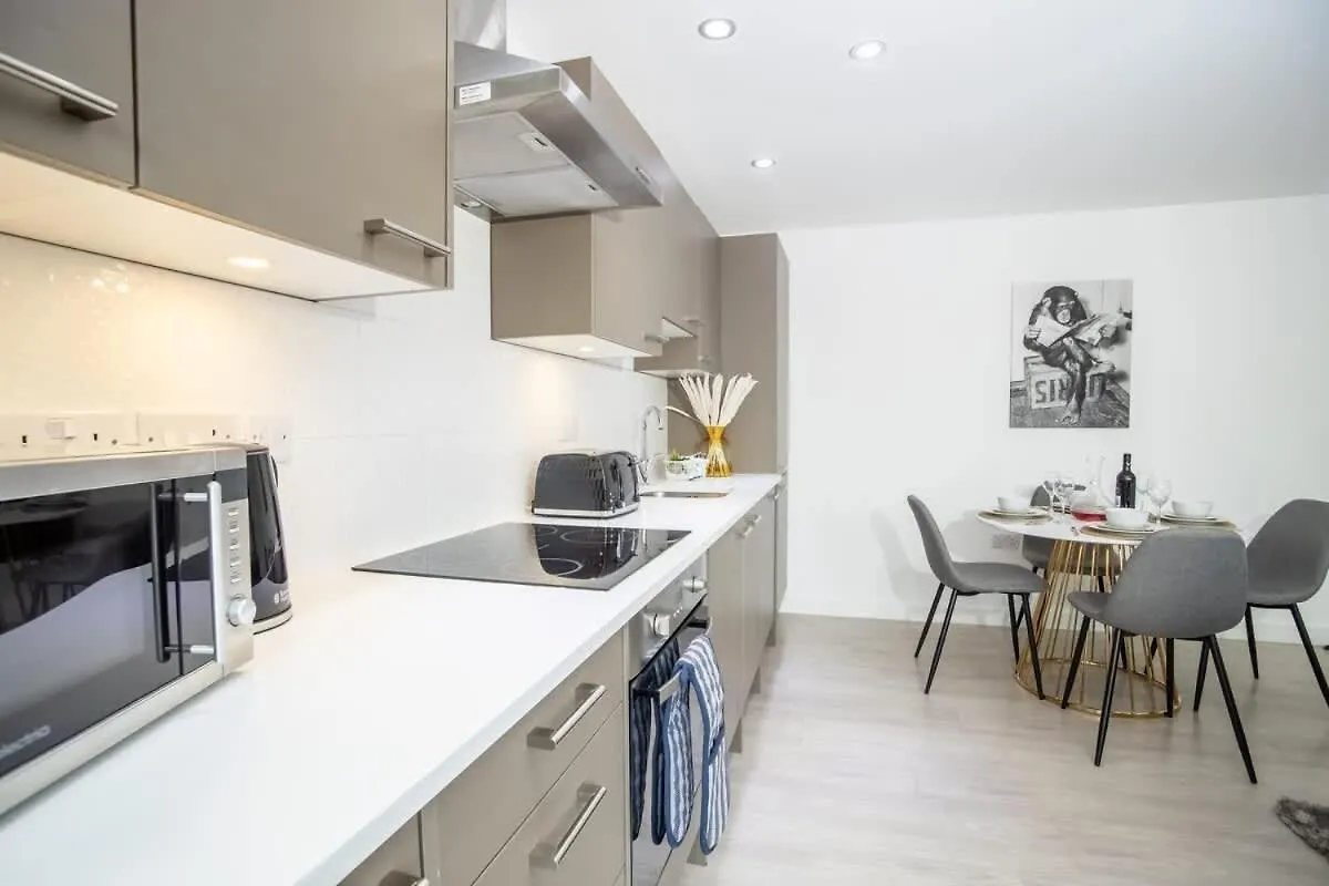 Charming Two-Bedroom Apartment Exeter Quays